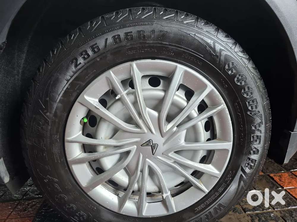 Well Maintained 2022 Base Model Diesel  Xuv 700 For Sale