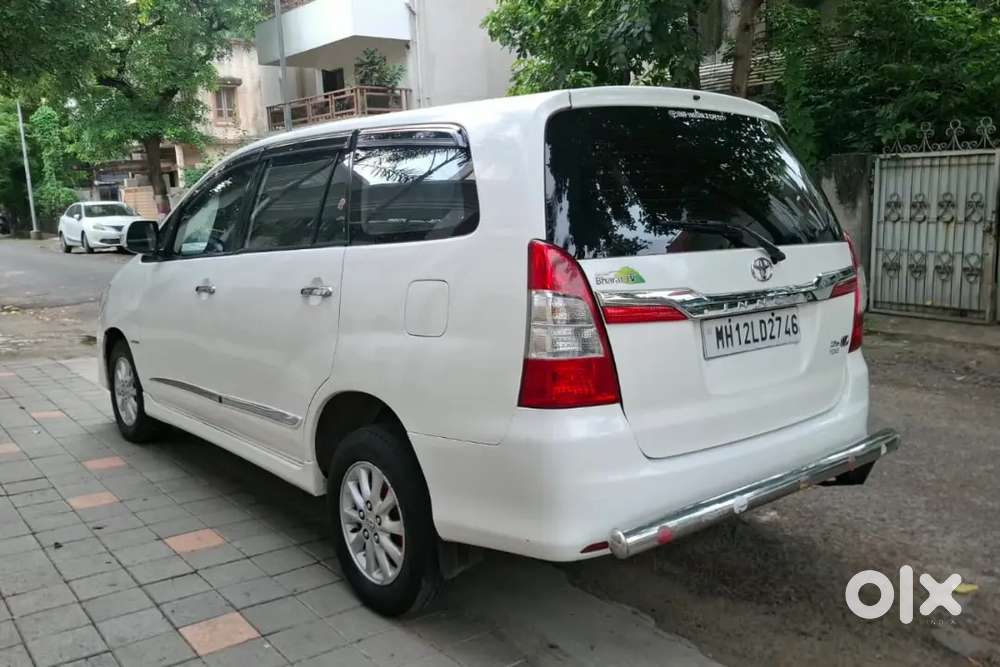 Toyota Inova Singal Owner 8 Sitar,2014 Top Modal Milk White Caler,km 1