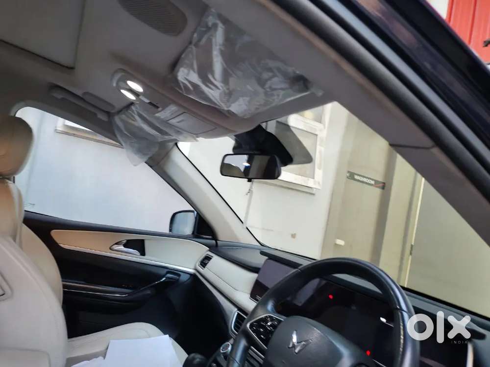 Mahindra Xuv700 2023 Diesel 98000 Km Driven