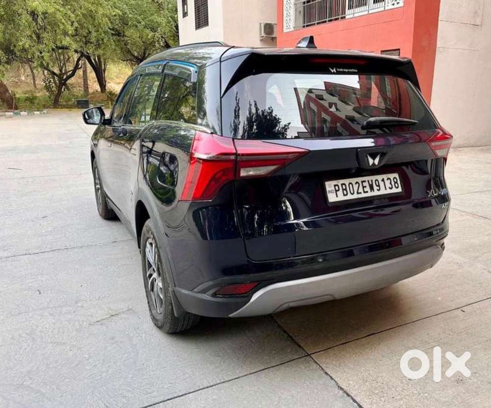 Mahindra Xuv700 2.0 Ax 5 Petrol Mt 7 Str, 2024, Petrol