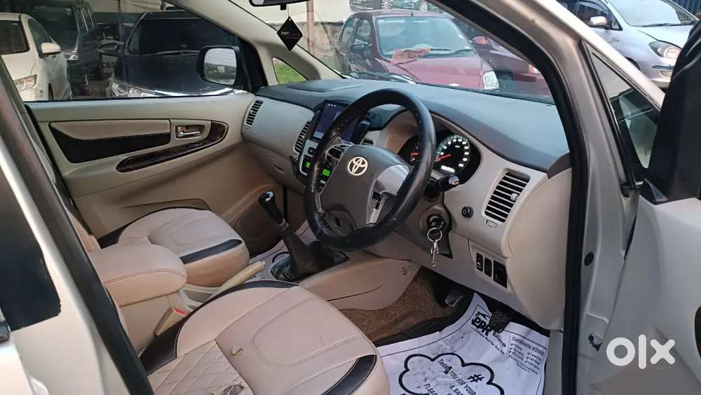 Toyota Innova 2.5 V Diesel Model 2013