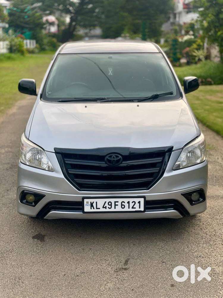 Toyota Innova 2.5 Gx (diesel) 8 Seater Bs Iv, 2015, Diesel