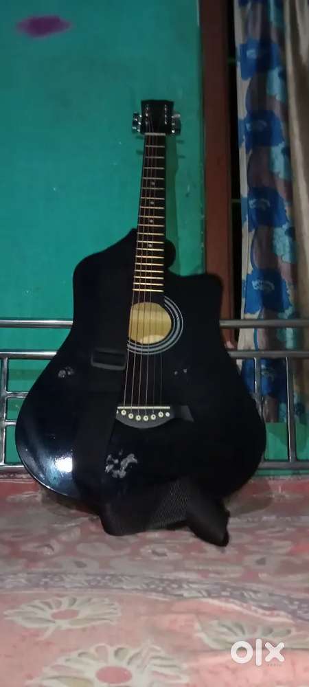Revel Acoustic Guitar 38c
₹2000