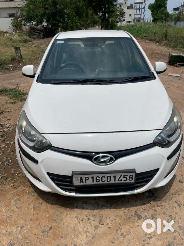 Urgent Sale - Hyundai I20 2012 Diesel Well Maintained