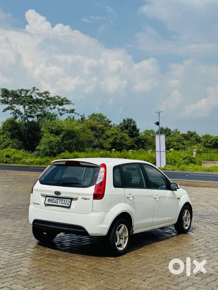 Ford Figo Petrol Titanium, 2011, Petrol