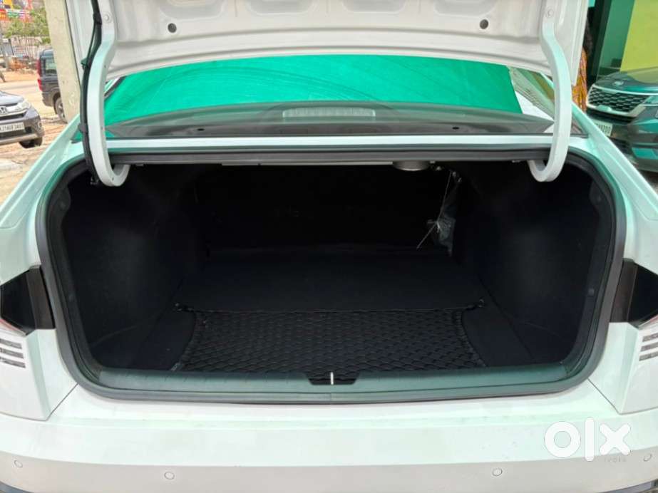 Hyundai Verna Sx(o) Petrol At, 2024, Petrol