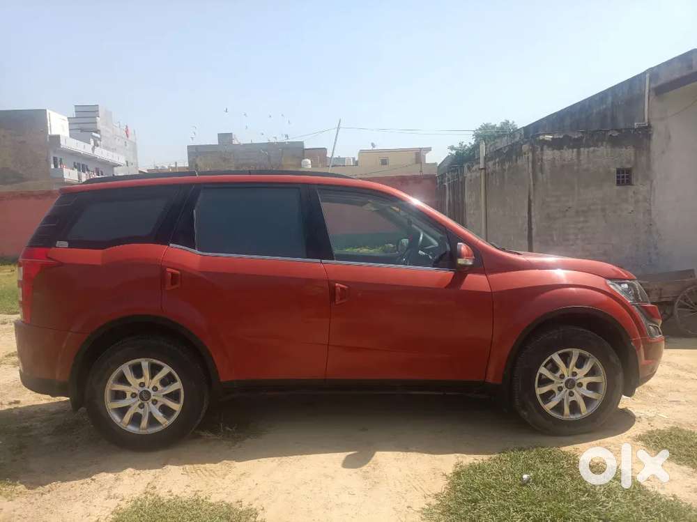 Mahindra Xuv 500 W10