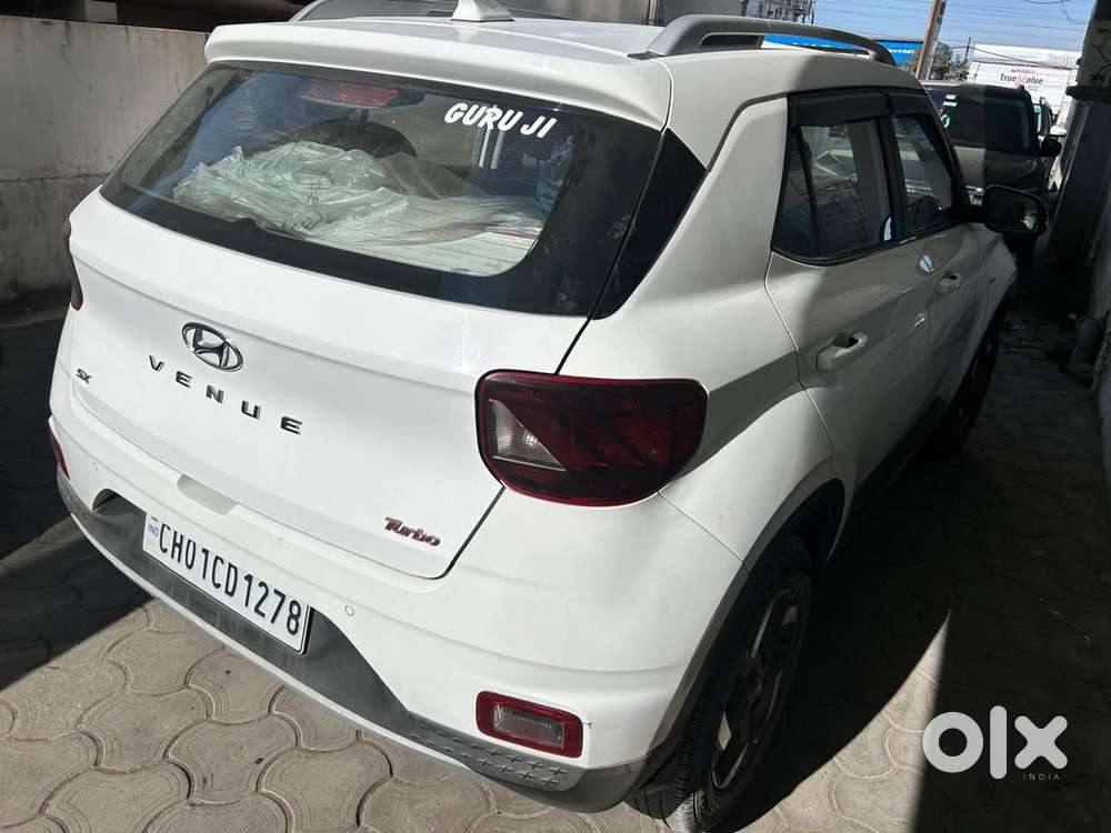 Hyundai Venue Petrol 2021 (imt) Second Owner