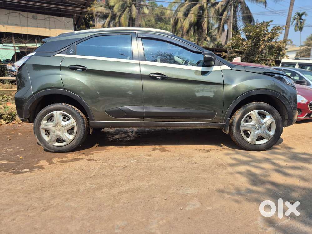 Tata Nexon 1.2 Revotron Xm (s), 2023, Petrol