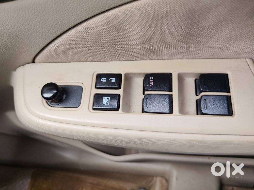 Maruti Suzuki Swift Dzire Vxi(o) Amt, 2018, Petrol