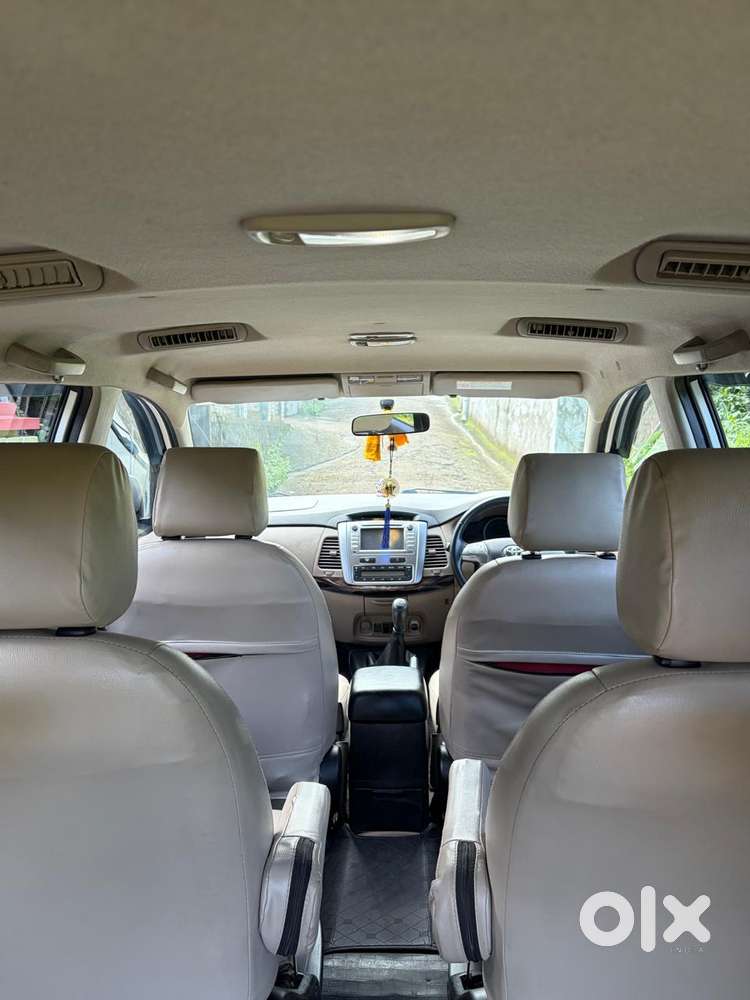 Toyota Innova 2.5 Vx 7 Seater Bs Iv, 2015, Diesel