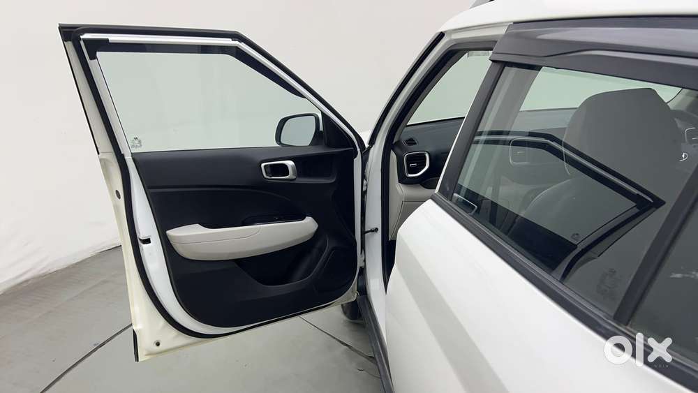 Hyundai Venue 1.2 S (o), 2022, Petrol