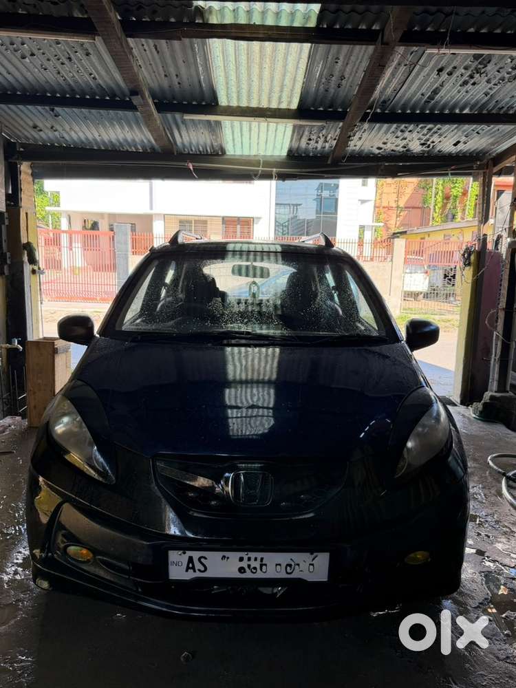 Honda Brio 2011 Petrol Well Maintained