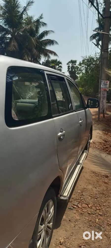 Toyota Innova 2012 Diesel Well Maintained