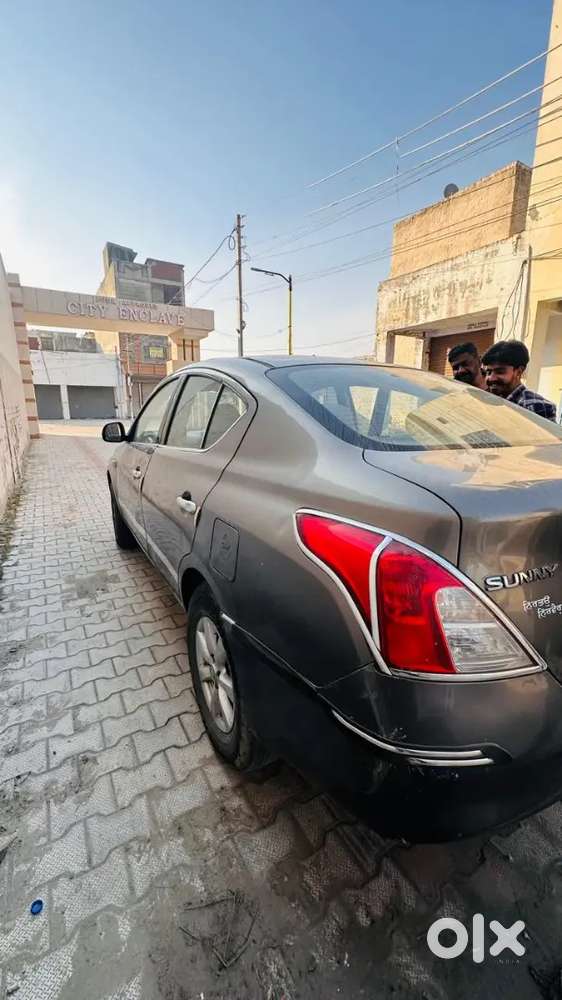 Nissan Sunny 2012 Diesel Well Maintained Top Model Push Button Start