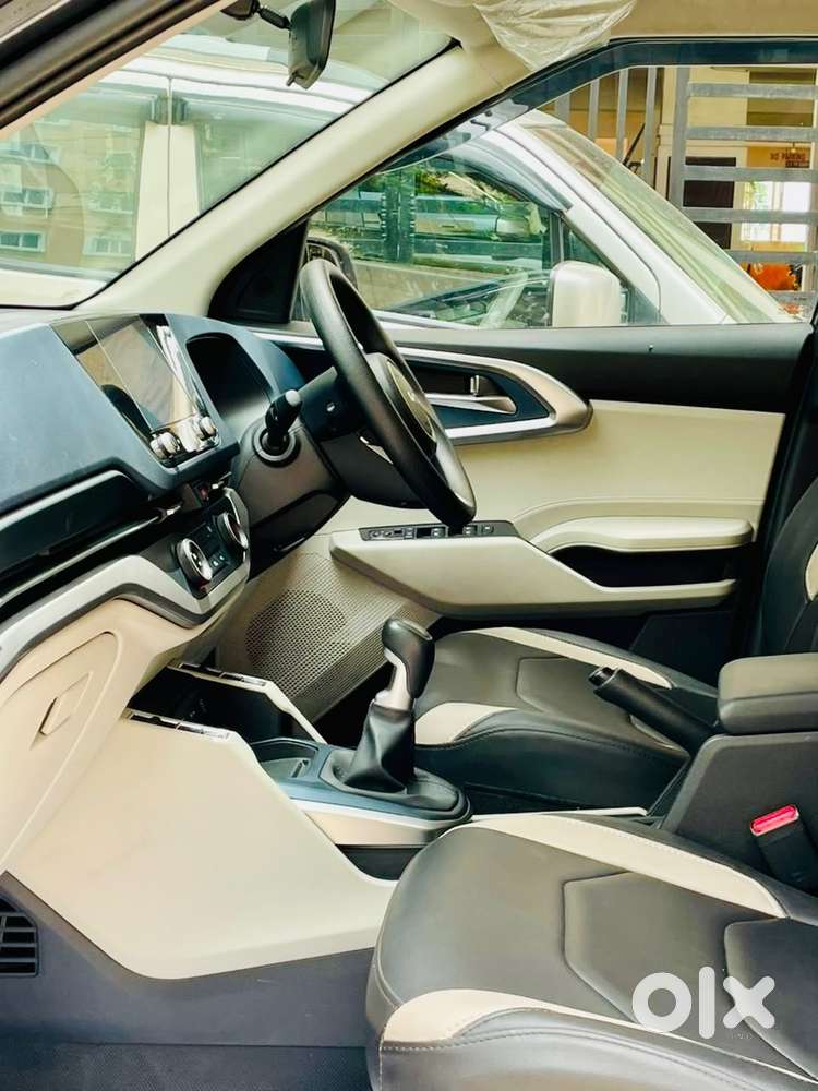 Kia Carens Petrol Manual 2025 Year