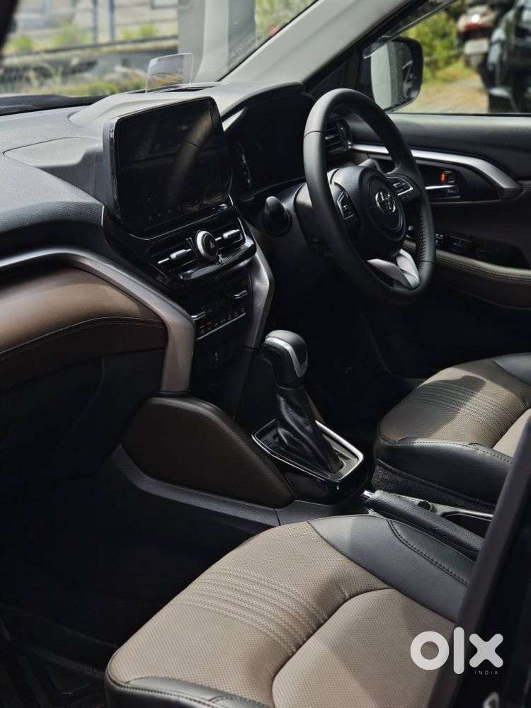 Toyota Urban Cruiser Hyryder 1.5 V Hybrid, 2026, Petrol