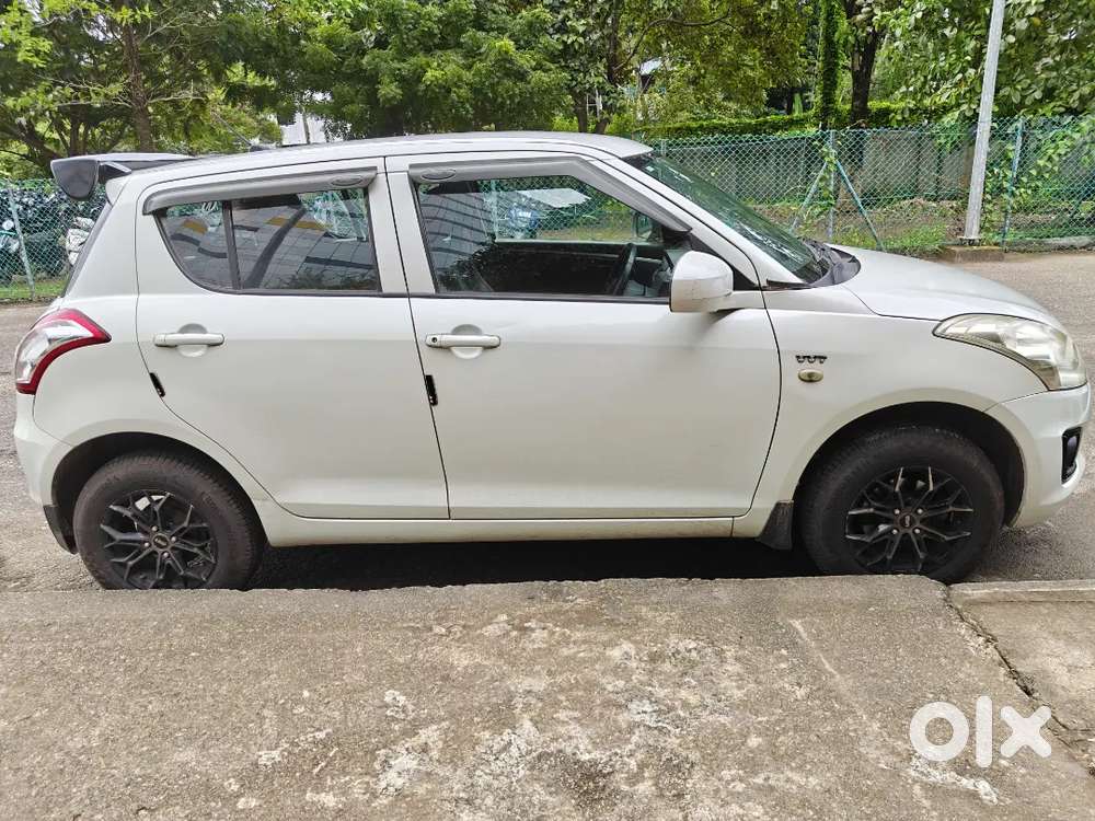 2016 Maruti Suzuki Swift Lxi Petrol Manual