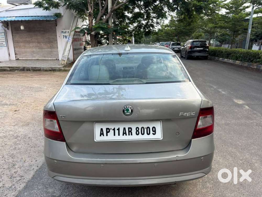 Skoda Rapid 1.5 Elegance Tdi Mt, 2013, Diesel