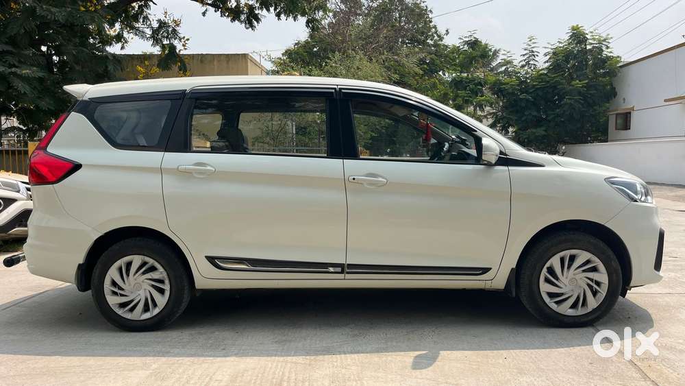 Maruti Suzuki Ertiga 1.5 Vxi, 2022, Petrol