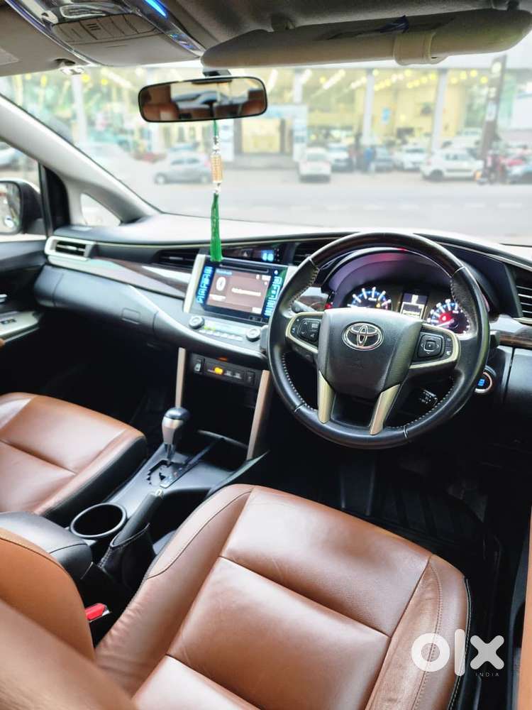 Toyota Innova Crysta 2.8 Gx At, 2016, Petrol