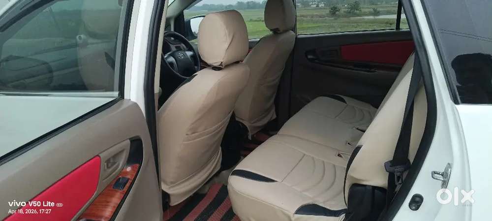 Toyota Innova 2015