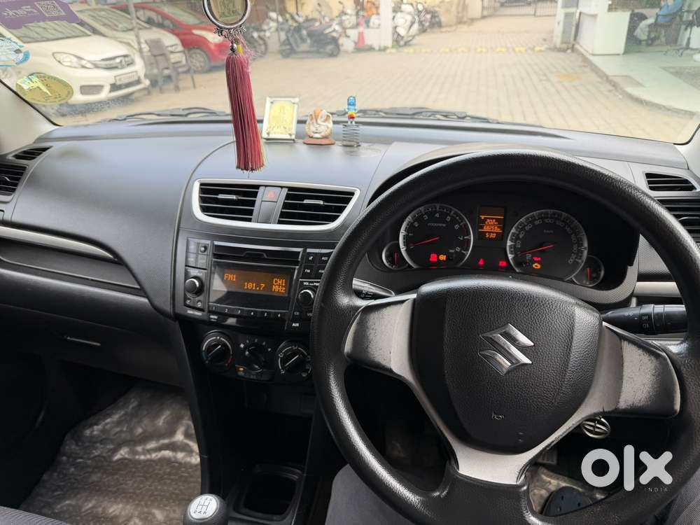 Maruti Suzuki Swift Vxi Optional, 2015, Petrol