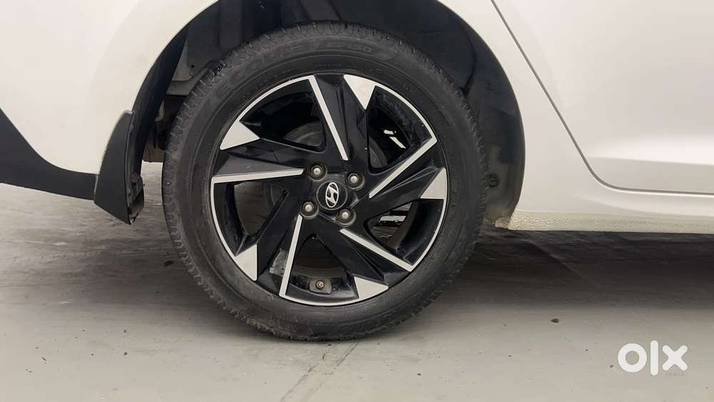 Hyundai Verna 1.5 Sx (o) Vtvt Ivt, 2022, Petrol