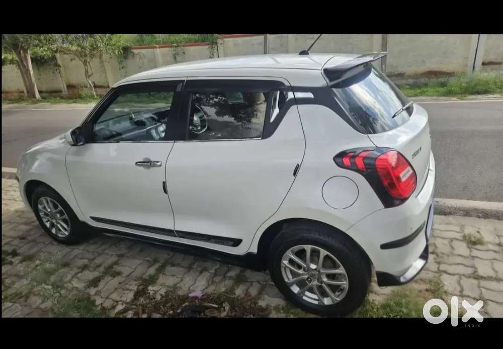 Maruti Suzuki Swift Zxi Ags Amt 2023 Petrol Well Maintained