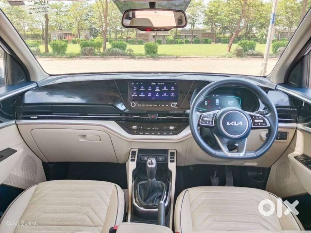 Kia Carens 1.4 Luxury Plus 6 Str, 2023, Petrol