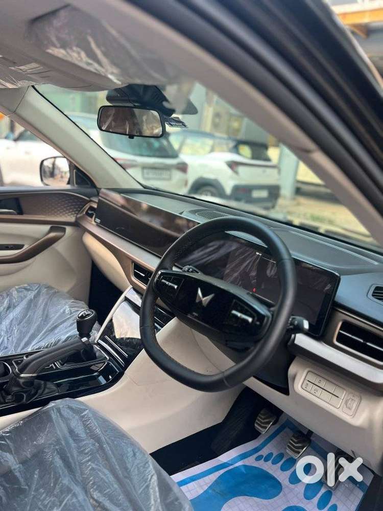 Mahindra Xuv 7xo Ax, 2026, Petrol