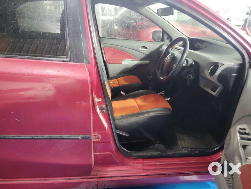 Toyota Etios Liva, 2011, Petrol