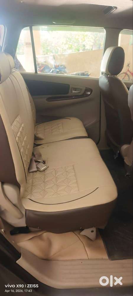 Innova 2014 2.5 V 8 Seater For Sale