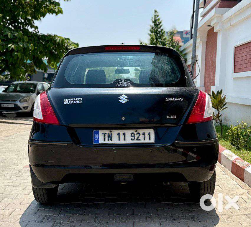Maruti Suzuki Swift Lxi Bsiv, 2012, Petrol