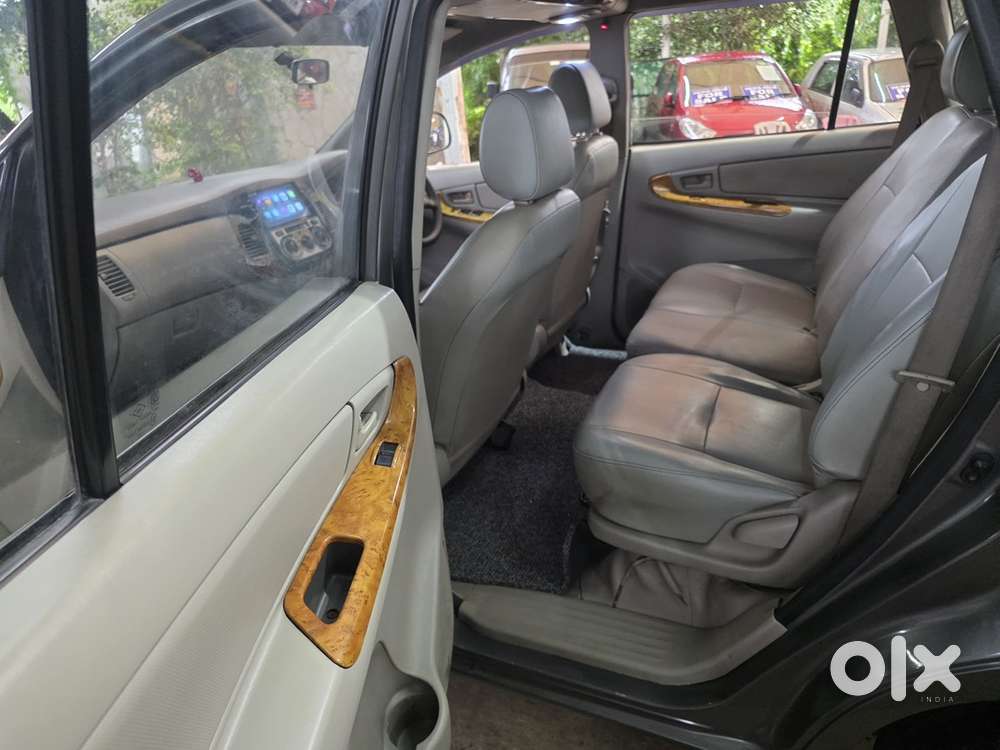 Toyota Innova 2011 Diesel Well Maintained New Tyres , Sound System