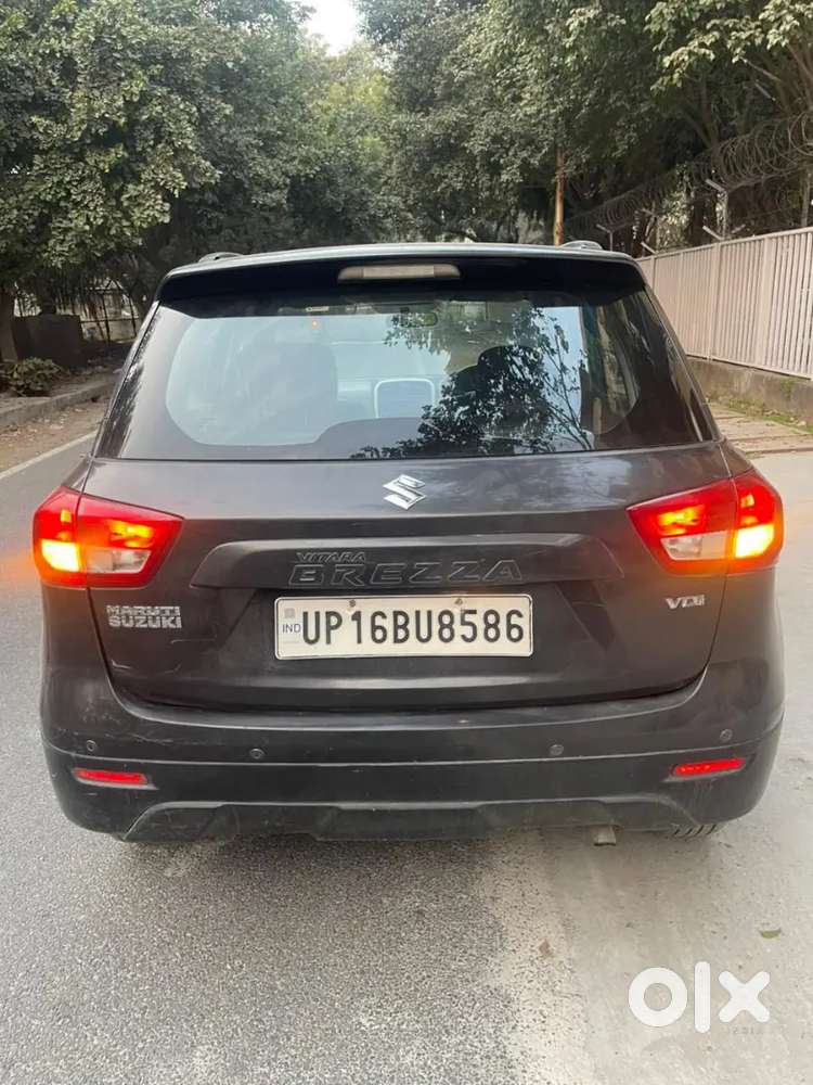 Brezza October 2018 Vdi Optional New Tyre Insurance Valid