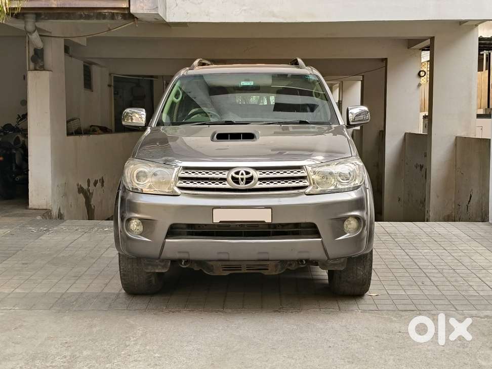Toyota Fortuner 3.0 4x4 Manual, 2011, Diesel
