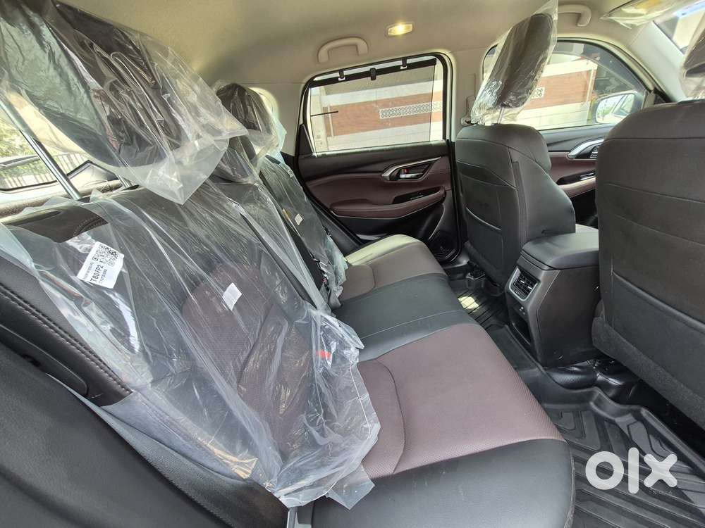Maruti Suzuki Grand Vitara Smart Hybrid Alpha, 2025, Petrol