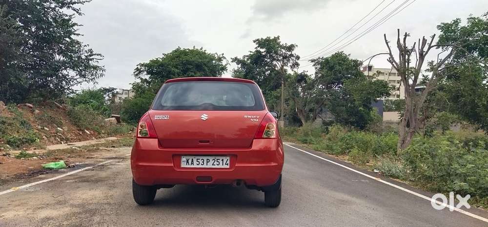 Maruti Suzuki Swift Lxi Bsiv, 2010, Petrol