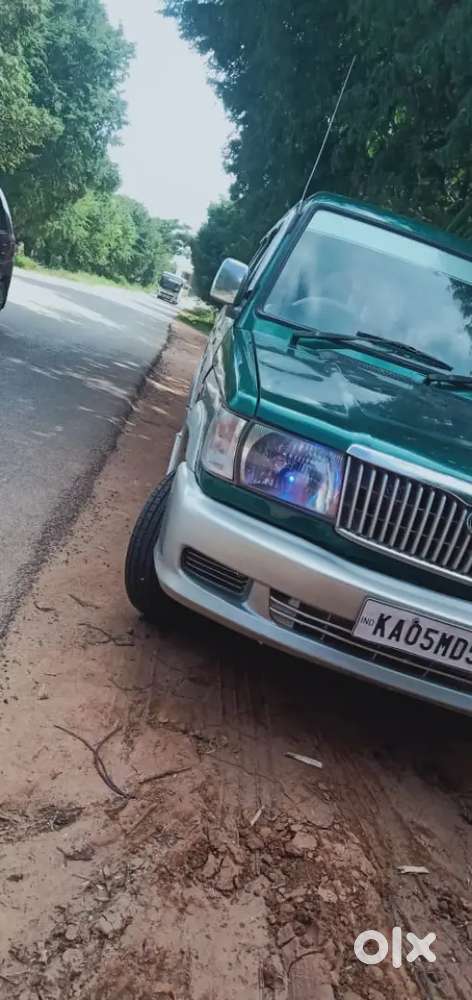 Toyota Qualis Petrol 2002