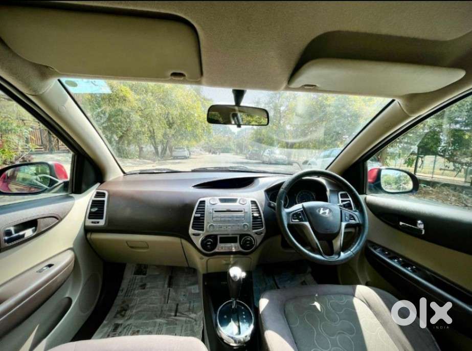 Hyundai I20 2009-2011 1.4 Asta (at), 2011, Petrol