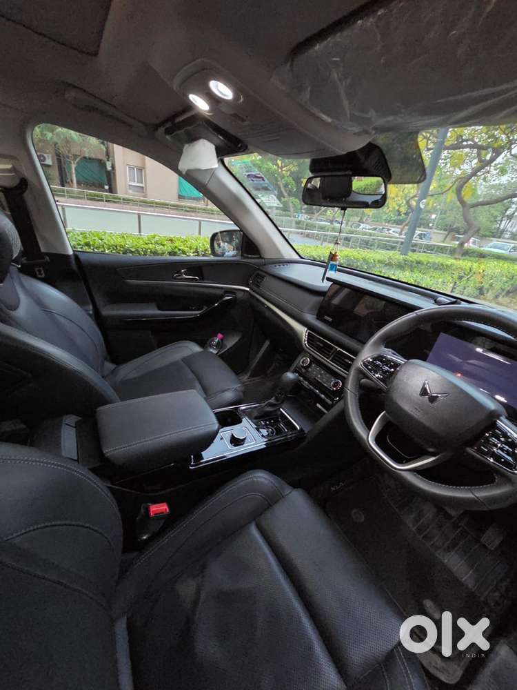 Mahindra Xuv700 Petrol 2025