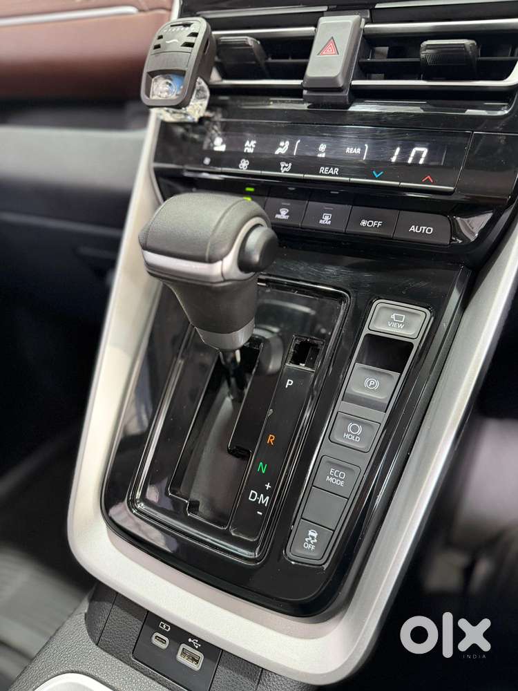 Toyota Innova Hycross 2.0 Gx 8 Str, 2024, Petrol