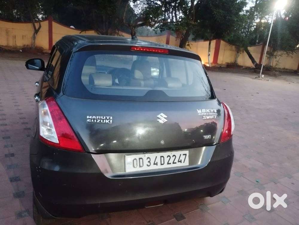 Maruti Suzuki Swift Vxi 1.2 Abs Bs-iv, 2018, Petrol