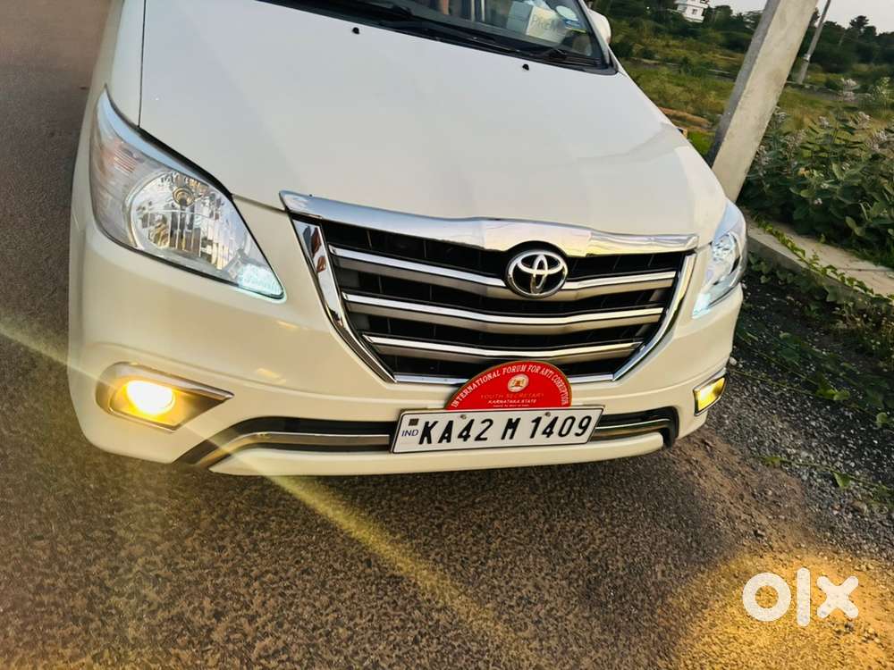 Toyota Innova 2009 Petrol Well Maintained