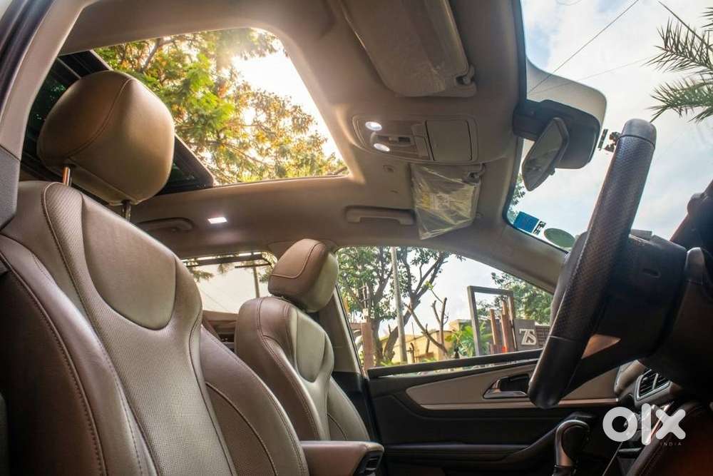 Mahindra Xuv700 2.0 Ax 7 Petrol At Luxury Pack Str, 2023, Petrol