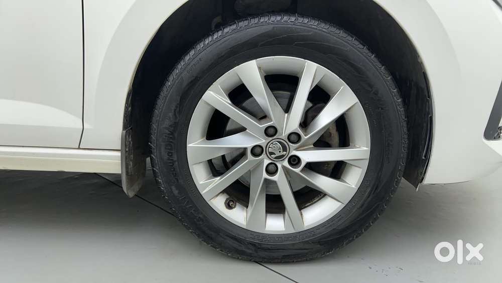 Skoda Slavia Ambition 1.0l Tsi Mt, 2022, Petrol