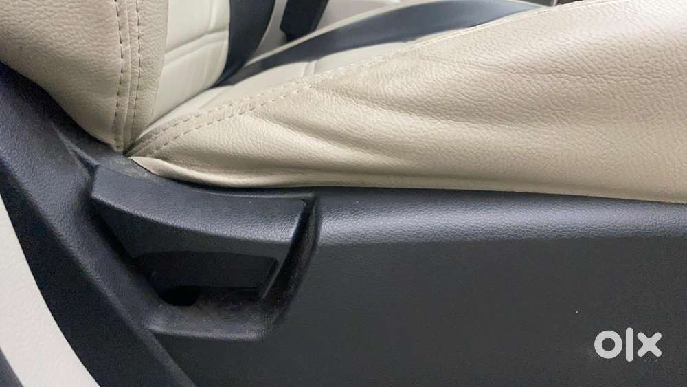 Mahindra Xuv300 1.2 W6 Amt Petrol, 2022, Petrol