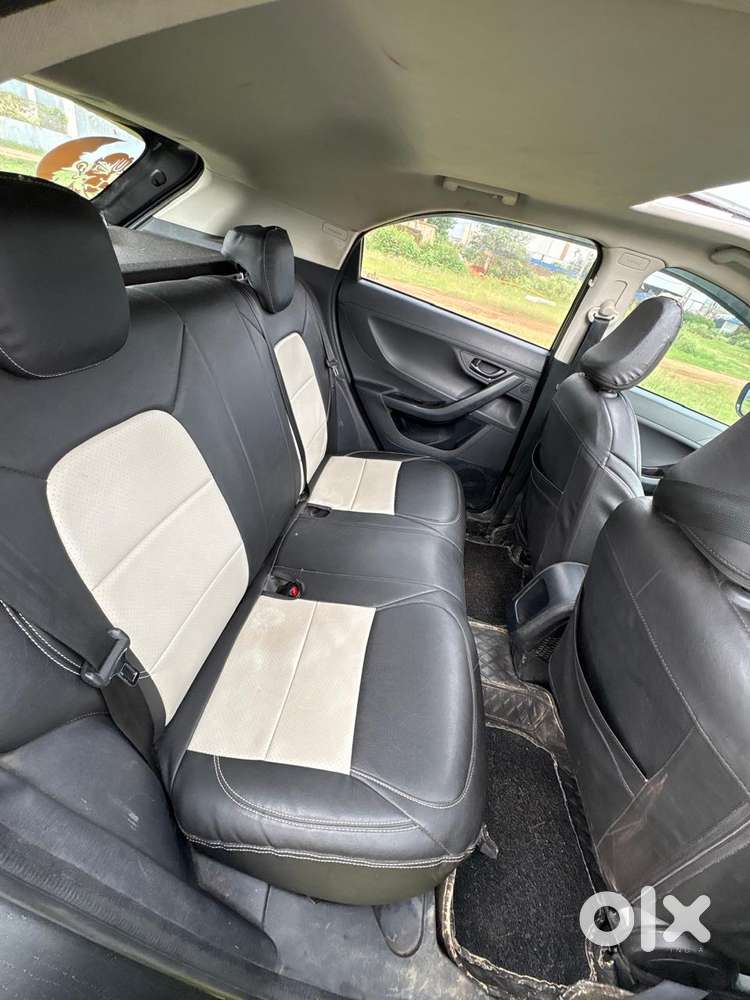 Tata Nexon Smart Plus1.2 Revotron Petrol 5 Mt, 2024, Petrol
