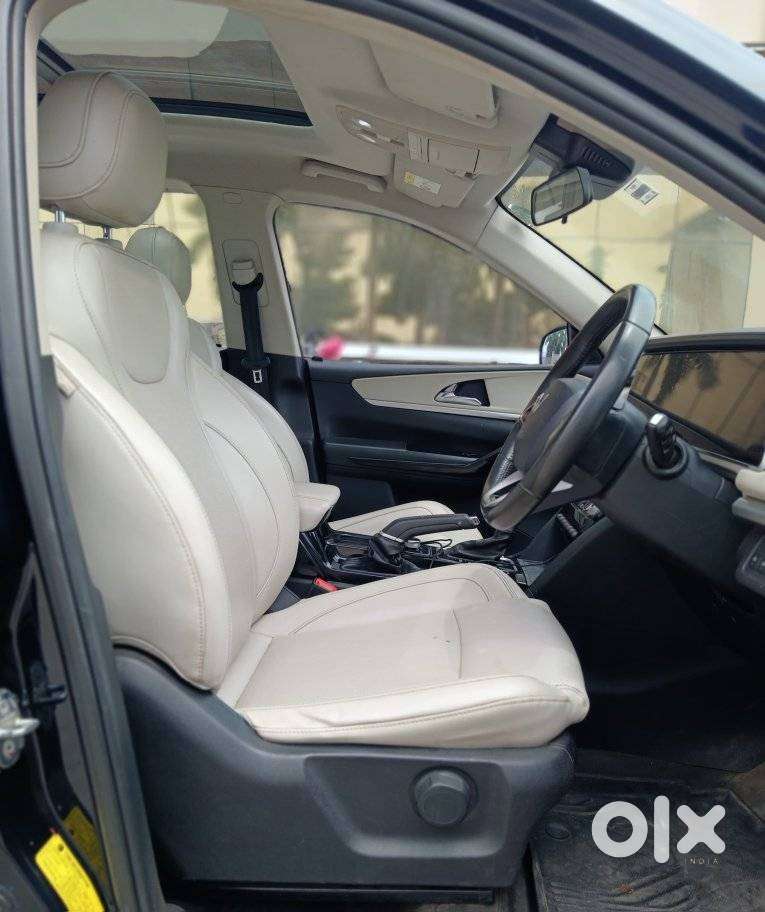 Mahindra Xuv700 2.2 Ax 7 Diesel At Luxury Pack Str, 2023, Diesel